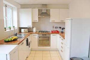3 Bedroom House By Trinity Stays Short Lets & Serviced Accommodation Cambridge With Free WiFi & Parking