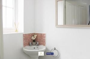 3 Bedroom House By Trinity Stays Short Lets & Serviced Accommodation Cambridge With Free WiFi & Parking