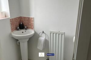 3 Bedroom House By Trinity Stays Short Lets & Serviced Accommodation Cambridge With Free WiFi & Parking