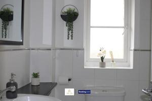 3 Bedroom House By Trinity Stays Short Lets & Serviced Accommodation Cambridge With Free WiFi & Parking