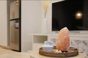 BW109 - Burwood Brickworks Stunning 1BR with FREE Parking 24hrs Store and Deakin Nearby