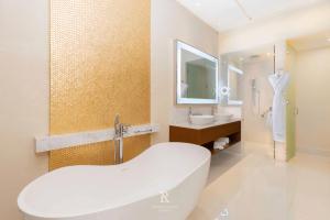 Three Bedroom Suite Ocean View- Villa La Valencia