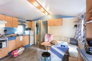 Campings Camping La Palmeraie : photos des chambres