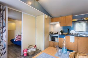 Campings Camping La Palmeraie : photos des chambres