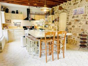 Domaine lErmitage Nature & Loisirs, Billard, WiFi, BBQ et Détente