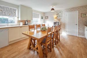 Host & Stay - Audreys Cottage