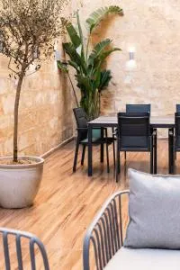 Valletta Waterfront Backyard Flat by ArcoBnb - Hamrun