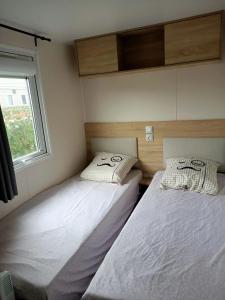 Maisons de vacances Bungalow confortable a Condrieu avec piscine : photos des chambres