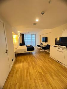 DOWNTOWN Beautiful apartments near the sea - ORBI CITY