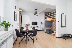 Ariańska Studio with Mezzanine Cracow Center by Noclegi Renters