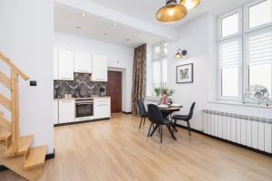 Ariańska Studio with Mezzanine Cracow Center by Noclegi Renters