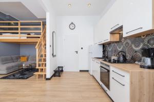 Ariańska Studio with Mezzanine Cracow Center by Noclegi Renters
