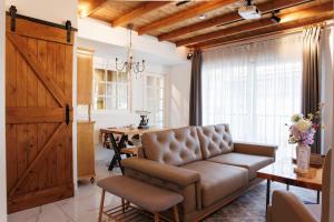 Kozani Central Nest - Homely Vibes