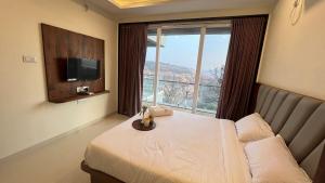 1BHK Suite with Valley View, Ora Vue