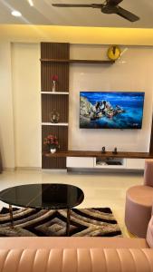 1BHK Suite with Valley View, Ora Vue