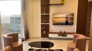 1BHK Suite with Valley View, Ora Vue