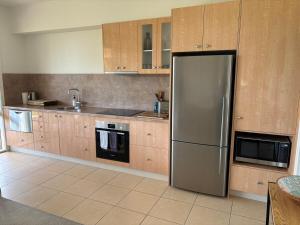 13th Beach 2-Bedroom Golf Apartment