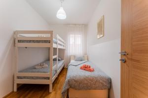 Flex SelfCheckIns 127- Zagreb - 2 Bedrooms - Parking - Loggia