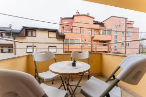 Flex SelfCheckIns 127- Zagreb - 2 Bedrooms - Parking - Loggia