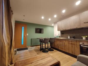 Appartements NEW - Jardin - Proche Briancon Serre Che - Vue montagne - Ski : photos des chambres