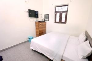 Bhumika Dham , NEAR PREM MANDIR