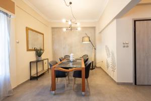 Kastella Waves Chic 2-Bedroom Getaway