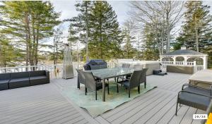 5BR Waterfront Hot Tub Kids Playscape Pets Family Compound!
