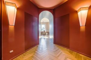 Roman Retreat En-suite Room