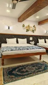 White House IN - Ādoni