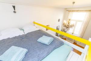 Cozy Gallery Loft in Garam Street by NW