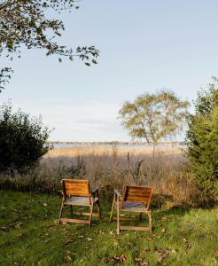Aspe Beach House Gazes Towards The Sea