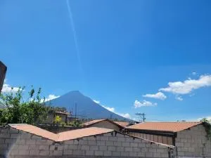 Jaguar Antigua Guatemala - Chimaltenango