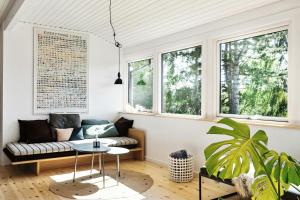 Hear Trees Rustle And Enjoy View From Terrace