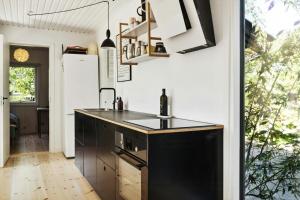 Hear Trees Rustle And Enjoy View From Terrace