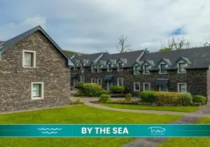 Dingle Courtyard Holiday Homes 3 Bed by Trident Holiday Homes - Ballyhegbought