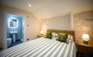 Katie Anns Thatched Cottage