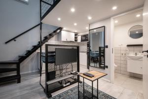 S13- Boutique Apartments, Best Location, by BQA