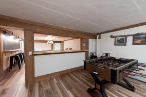 27405 Highway 550