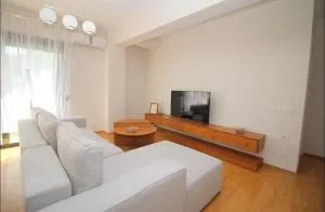 Motra Apartment - Gjashtë