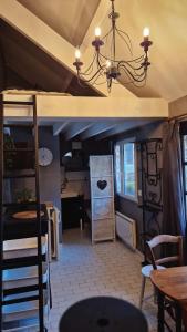 Maisons de vacances La Canotiere - Petite maison pour 2 personnes a Vienne en Arthies : photos des chambres