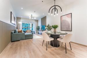 Renovated 1BR with Partial Sea and City Views Close to the Beach, Elite Residence, Dubai Marina by Deluxe Holiday Homes