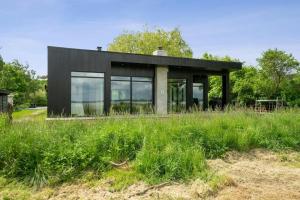 Simple Elegance And Panoramic Sea View At Kulhuse
