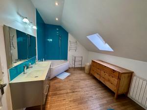 Maisons de vacances Maison individuelle a deux pas du chateau de Pompadour et de l-hippodrome ! : photos des chambres