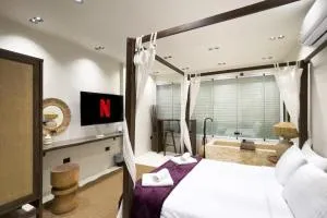 The Pyramids Horizon Studio w Bathtub - Kafret Nassar