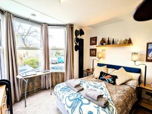 Beachside Bliss in Heart of Town