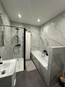 Appartements # Le 13 # Nouveau T3 renove au calme vue sur les Vosges : photos des chambres