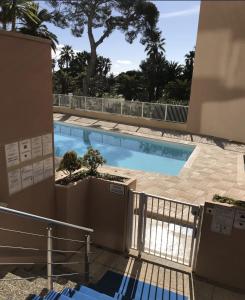 Charmant studio avec terrasse, front de mer et proche du centre