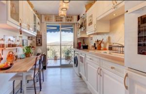 Terrasses de la Corniche, 2p 65m2 spacieux, terrasses mer & montagne, piscine et parking privé