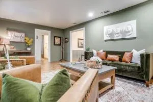 Fort Worth Cottage Retreat - White Settlement