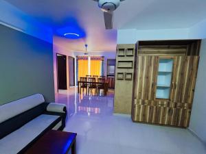 Luxe Oasis Palmgrove Oppo Lulu Mall